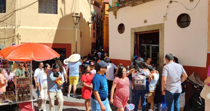Saldo blanco en semana santa en la capital; siguen atendiendo incendio forestal