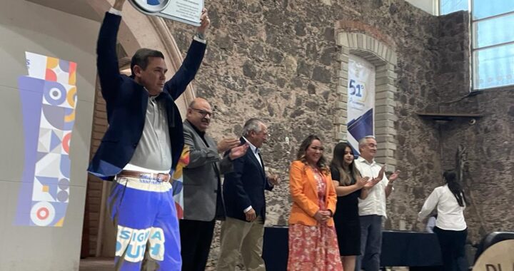 Alcalde llama a los jóvenes a acercarse a programas de prevención de adicciones