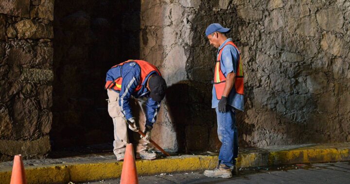 Comienza limpieza de 800 rejillas pluviales para evitar inundaciones