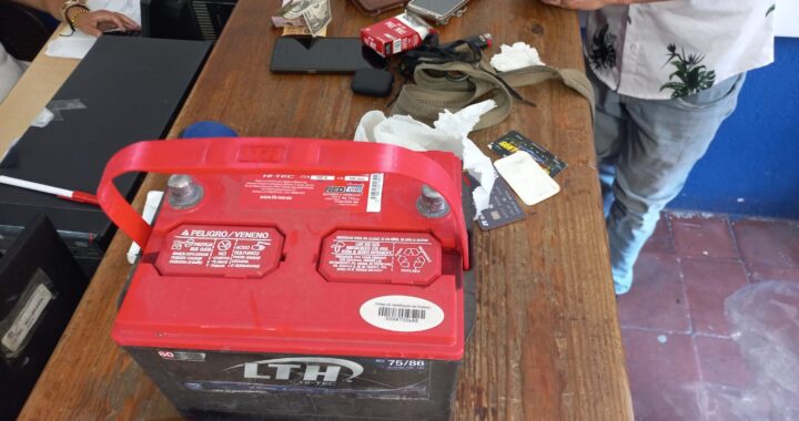 Detienen a hombre presuntamente dedicado al robo de baterías