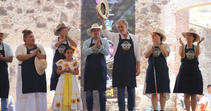 Deja buen sabor de boca 7mo. Festival de la Gordita en Valle de Santiago