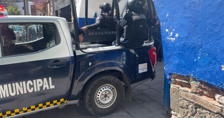 Llama alcalde a policías municipales a cuidarse y respetar los protocolos de seguridad