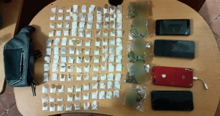Asegura Policía capitalina 201 dosis de presunta droga y detiene a tres