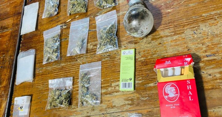 Detienen a 3 por posesión de presunta droga, una en La Venada y dos en la Plaza de Toros