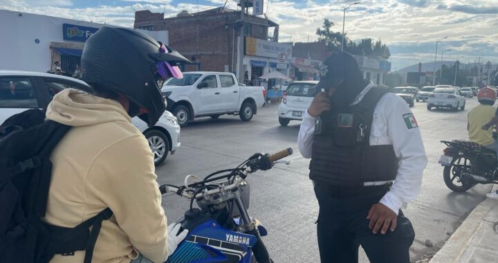 Refuerzan operativos de revisión de motocicletas en distintas de la capital