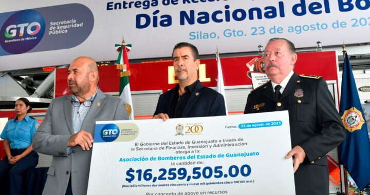 Entregan apoyos a los bomberos del estado por más de 24MDP