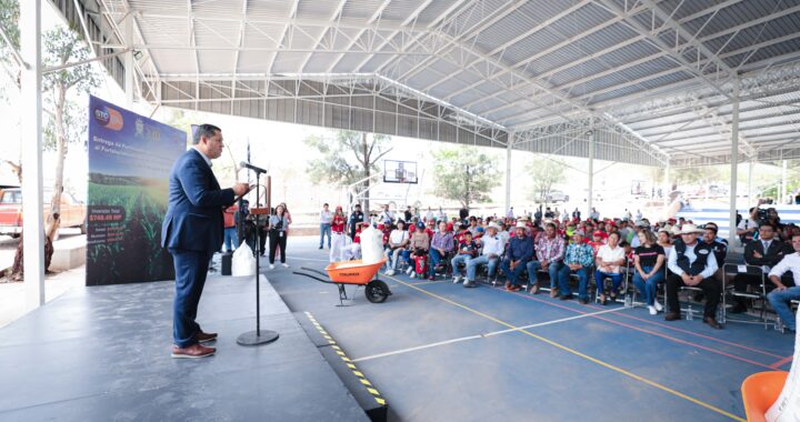 Gobernador entrega calles, infraestructura deportiva y apoyos al campo en Guanajuato capital
