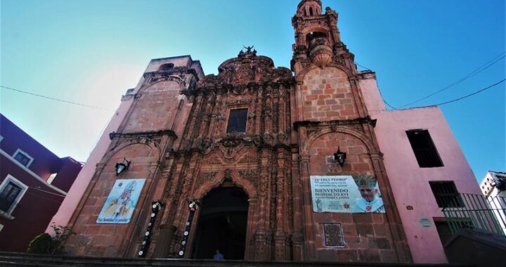 Pide presidente municipal celeridad para reparar el templo de Pardo