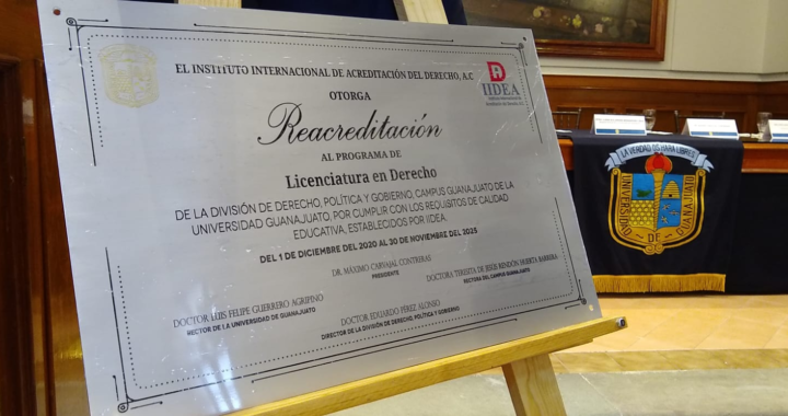 Licenciatura en Derecho UG renueva certificación internacional