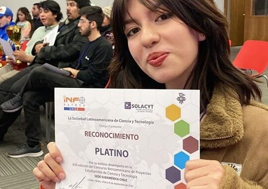 Estudiante UG de la ENMS Salvatierra obtiene la máxima presea en concurso internacional de cuento científico 