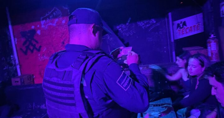 Revisan a bares y cantinas operen conforme al reglamento