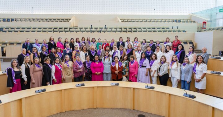 Rememoran con muestra fotográfica a las diputadas y ex diputadas guanajuatenses