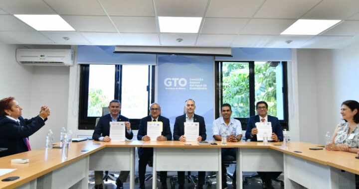 Llevan agua potable a dos comunidades de Guanajuato 
