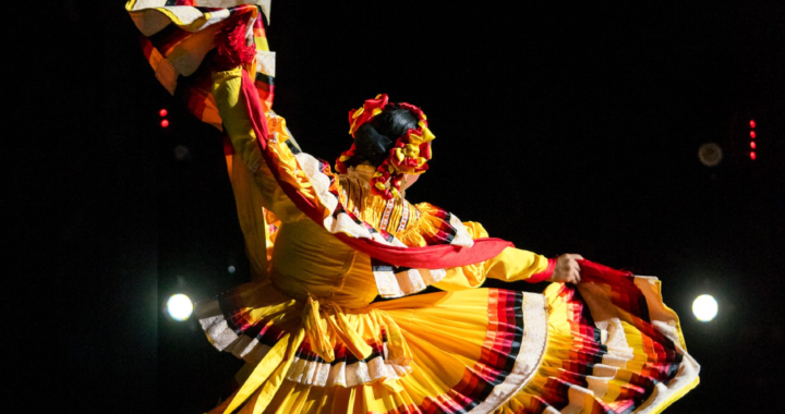 El Teatro del Bicentenario Roberto Plasencia Saldaña celebra las Tradiciones Mexicanas con el Ballet Folklórico de la Universidad de Guanajuato (BAFUG)