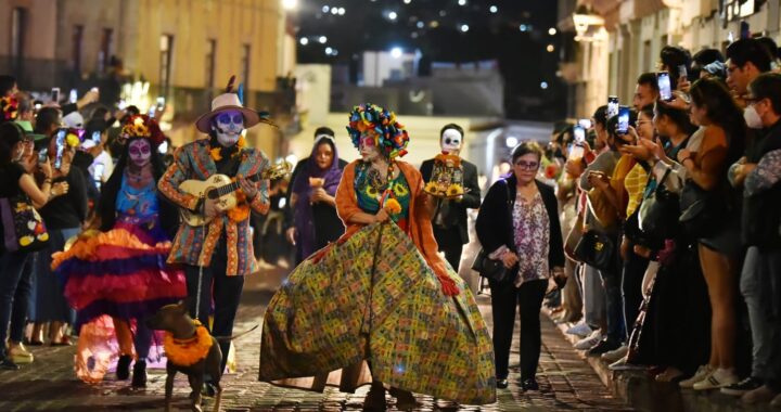 Se esperan 100 mil visitantes a los festejos del día de muertos en Guanajuato capital
