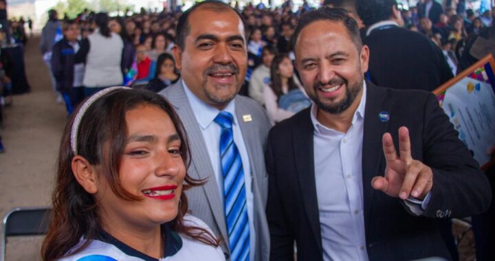 Reconocen a jóvenes estudiantes por su liderazgo