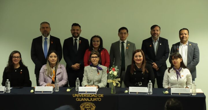 Comunidad DICIS UG da apertura a espacios de concientización para la erradicación de la violencia hacia las mujeres 