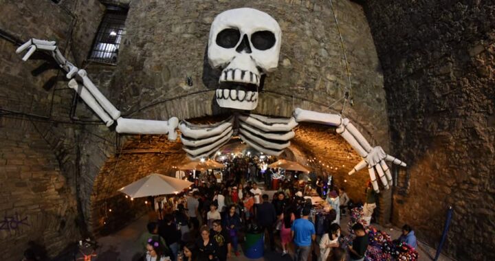 Cierran la calle subterránea por el Festival del Día de muertos y abrirá hasta el lunes 4 de noviembre