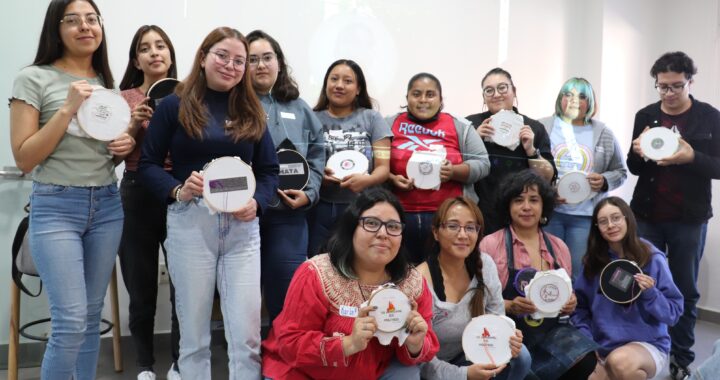 Ofrece UG taller de activismo textil en el marco del 25N Día Internacional de la Eliminación de la Violencia contra las Mujeres  