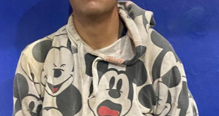 Detienen a sujeto presuntamente por allanamiento de morada y robo de vehículo