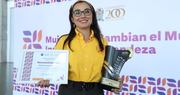 Profesora UG es reconocida con el premio estatal Mujeres que Cambian el Mundo: Inspirando Grandeza   