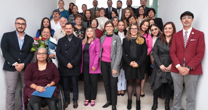 UG reconoce a integrantes de la tercera generación del Taller de Cuidadores de Adultos Mayores 