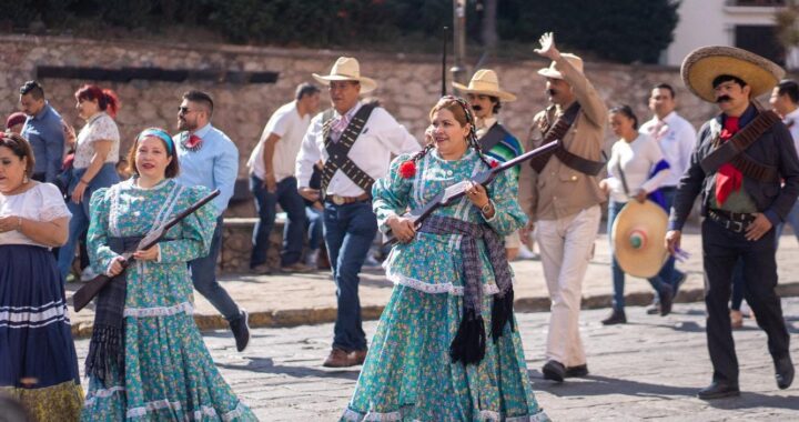 Llaman a la unidad dentro del tradicional desfile de la Revolución mexicana
