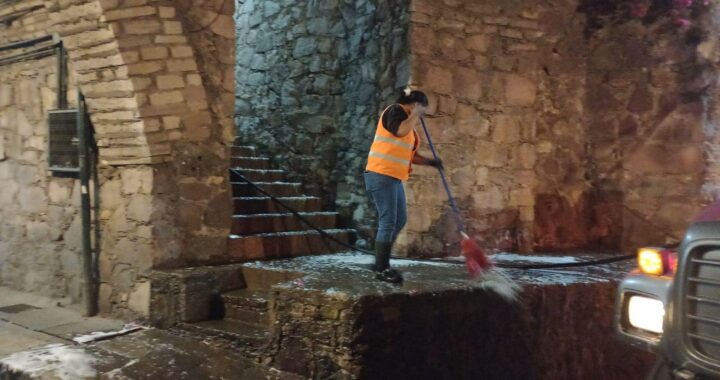 Se quejan trabajadores capitalinos; presuntamente no se les pagó por horas extras del FIC