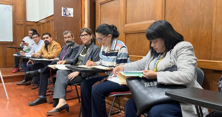 Se reúnen estudiantes y autoridades UG para dialogar sobre pliegos petitorios   