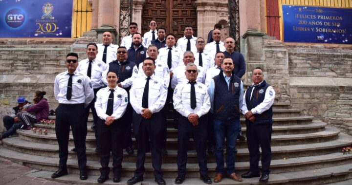 Celebran a agentes de vialidad en su día; anuncian cierres viales por fin de año
