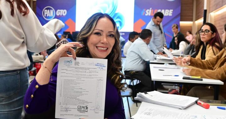 Se registra Samantha Smith como precandidata del PAN a la Presidencia Municipal de Guanajuato Capital 