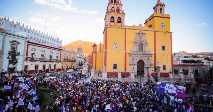 Libia García, precandidata a la gubernatura, se reúne con simpatizantes en la capital