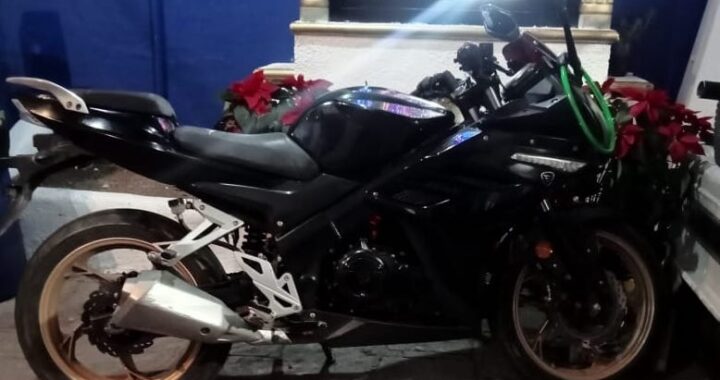 Recupera policía 2 motos con reporte de robo y detiene a una persona