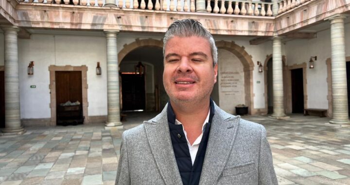 Retira Fiscalización a 120 comerciantes de la vía pública por no tener permiso