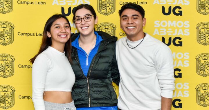 Se integran 135 abejas a “La Colmena Universitaria” de la División de Ciencias de la Salud del Campus León UG 