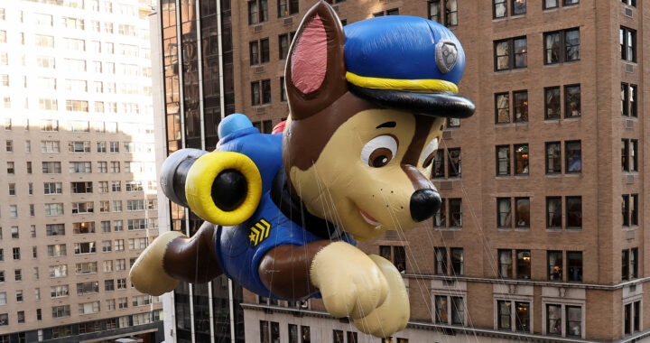 “¡Celebra el 448 Aniversario de León con el Desfile de Gigantes en el Aire!”
