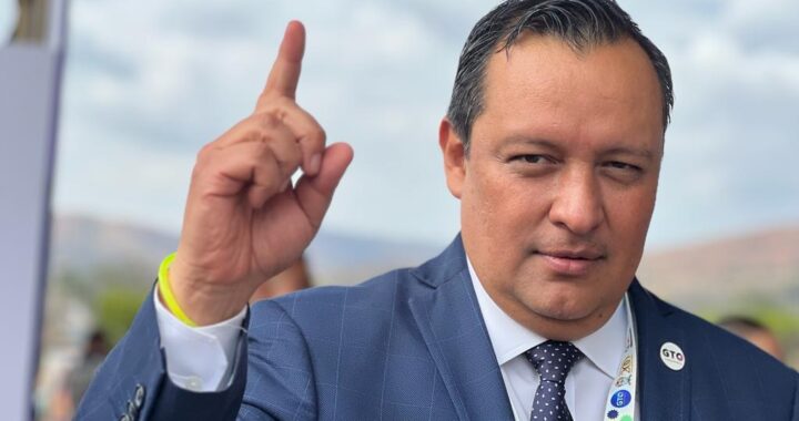 Impacta la salida de Daniel Díaz de la secretaría de Salud