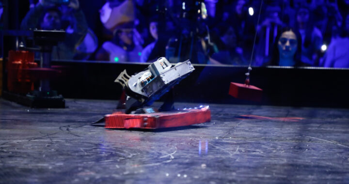 Todo un éxito la primera batalla de robots en Guanajuato