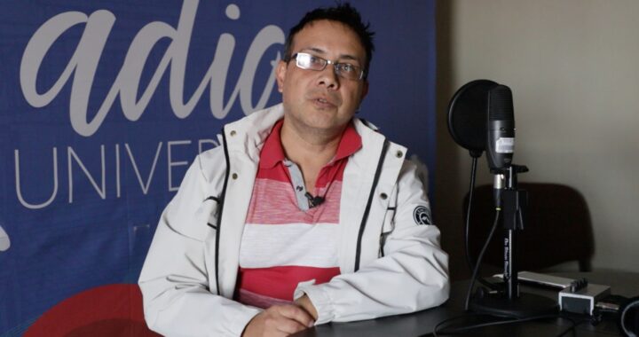 La radio en la UG es una ventana por la que puedo invitar al público a conocer un mundo que me fascina: Iván Montes