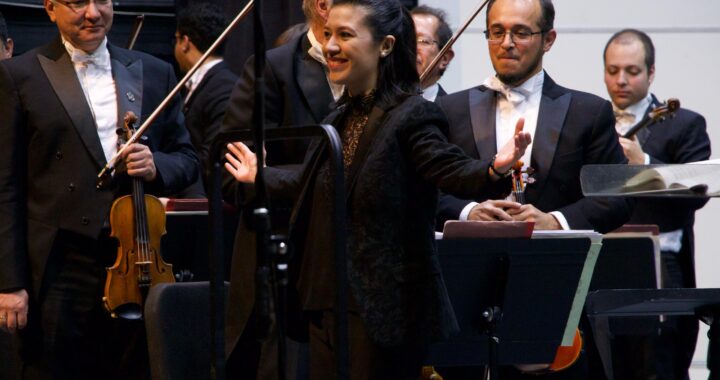 Ovacionan en su tercer concierto a la OSUG en el Teatro Principal