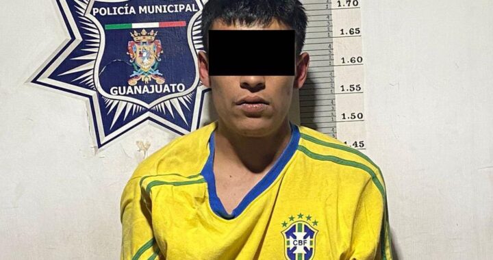 Detienen a dos sujetos en la Calzada de Guadalupe por presunto robo