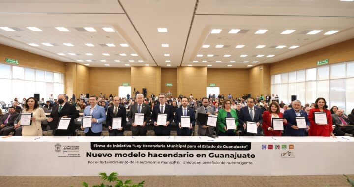Firman iniciativa para contar con una nueva Ley Hacendaria Municipal para Guanajuato