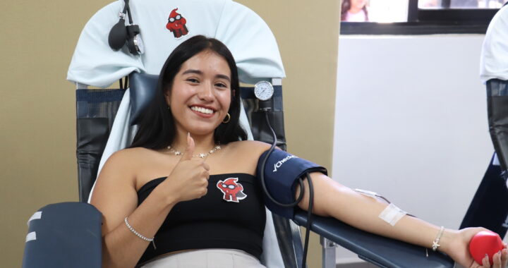 Generosidad de estudiantes UG presente en la campaña de donación altruista de sangre