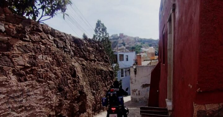 Detiene grupo Pegaso a dos sujetos con arma blanca y equipo táctico