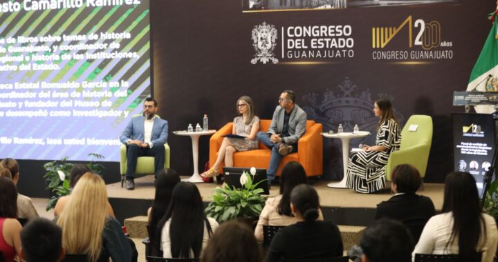 Dialogan sobre la historia del Congreso en 200 años