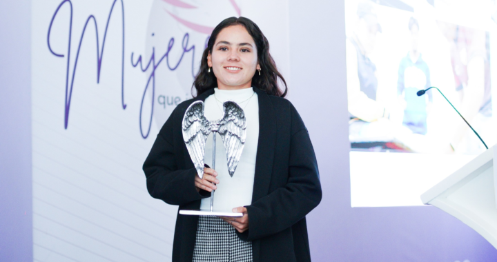 Estudiante UG es reconocida por AMEXME como “Mujer futuro de México”