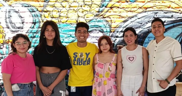 Estudiantes UG obsequian juguetes a infantes de Capulines en Celaya