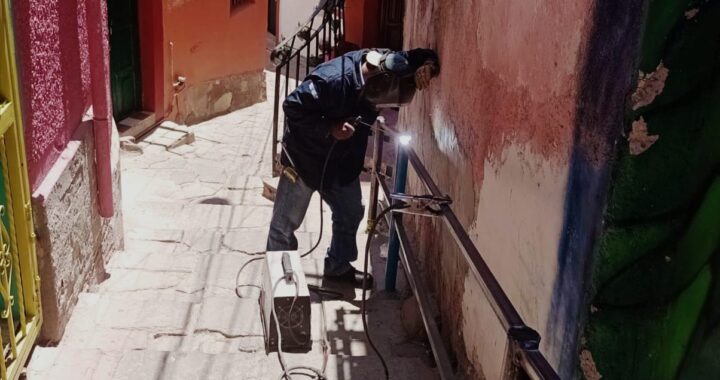 Realizan acciones de mantenimiento en distintos callejones de Guanajuato Capital