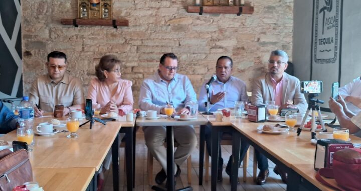 Denuncian a Jorge Medrano por amenazas al equipo de Samantha Smith