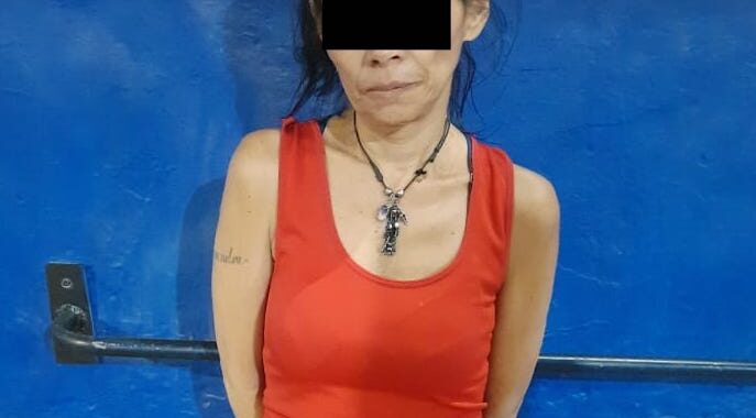 Detienen policías a pareja con 16 dosis de presunta droga